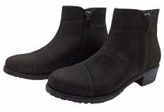 %100 Leather Boots 36-1 , 37-2 , 38-2 , 39-2 , 40-1